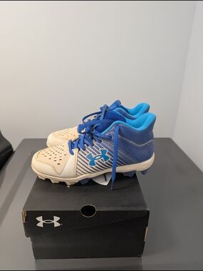 Under Armour Kids' Blue and Cream Mid-Top Cleats